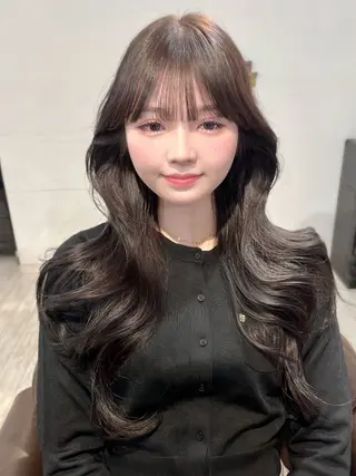 ロング レイヤーカット ✨️進藤ひかりのヘアスタイル