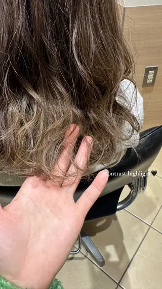 セミロング カラー 天野 瑠真のヘアスタイル