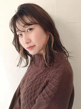 ミディアム シマダ アユミのヘアスタイル