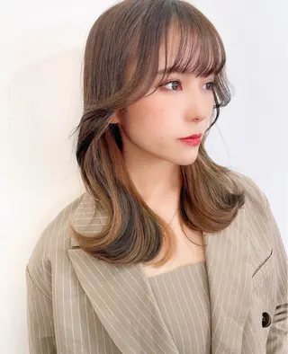 ミディアム レイヤーカット、 大人可愛い　中村美羅のヘアスタイル