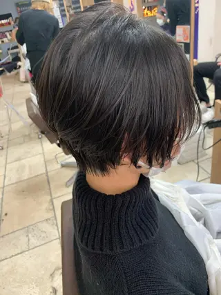 ショート ハッシュカット/ボブ /レイヤー/彩奈のヘアスタイル