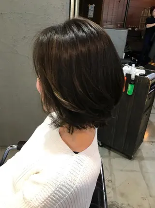 ミディアム 正分 真美のヘアスタイル