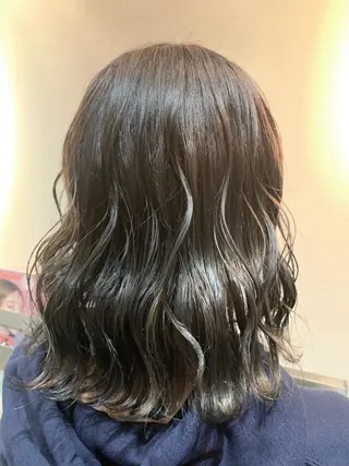 ミディアム カラー 蓮見  友里のヘアスタイル