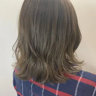 ミディアム カラー 【Uneユヌ】菊地 春那のヘアスタイル