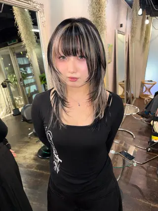 セミロング givet所属・心斎橋/デザインカラ ー/海外風/ナツミのヘアスタイル