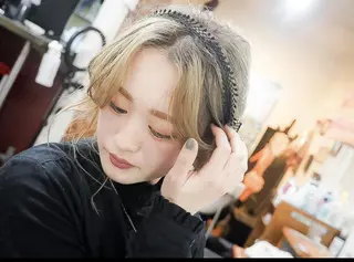 セミロング カラー 安藤悠里/ハイトーン /デザインカラーのヘアスタイル