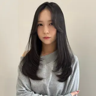 ロング カラー SHICENEケイ レイヤーカット🦋のヘアスタイル
