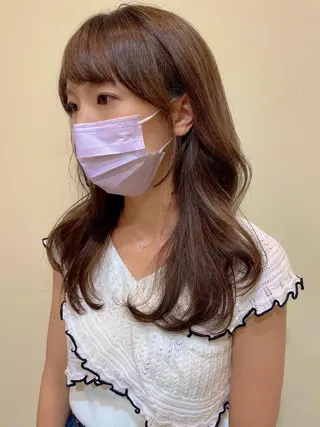 セミロング 保野加/トレンドボブ 透明感爆発カラーのヘアスタイル