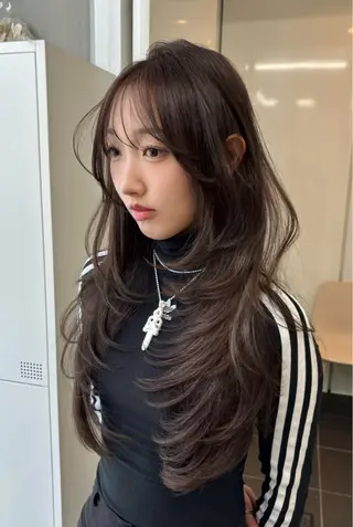 ロング カラー 韓国風レイヤーカラー ライムのヘアスタイル