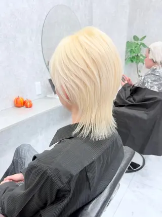 ミディアム カラー 🌈派手髪ハイトーン 🌈鈴木亮太🌈のヘアスタイル