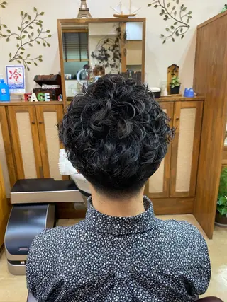 ショート パーマ メンズ 浅見 天翔のヘアスタイル