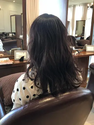 ロング カラー 新實 ゆりあのヘアスタイル