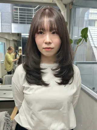 セミロング カラー レイヤーカット🪄 耳ツボ🎀Ayumiのヘアスタイル