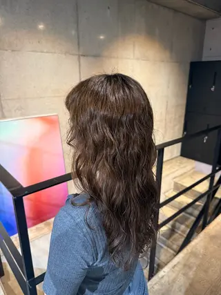 ロング パーマ AmiLi ANY/erinaのヘアスタイル