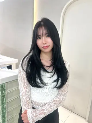 ロング GAGA AMIKAのヘアスタイル
