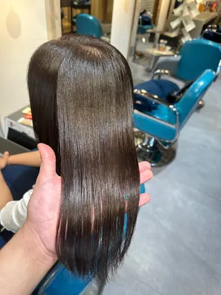 セミロング カラー 必ず笑顔で帰っていた だきます！安田祐貴のヘアスタイル