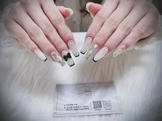 ネイル AKIKO ネイルサロンのネイルデザイン