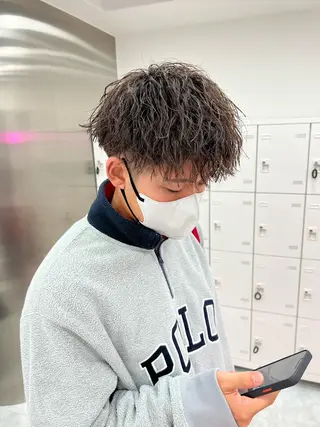 ショート カラー パーマ メンズ メンズパーマ特化 TAIGAのヘアスタイル