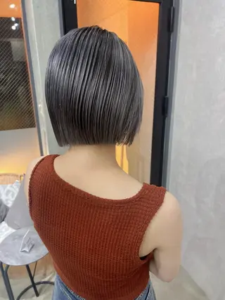 ショート カラー YUI ハイトーンカラーのヘアスタイル