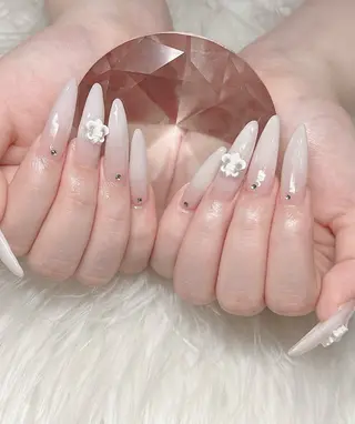 ネイル nail&eye Ariesのネイルデザイン