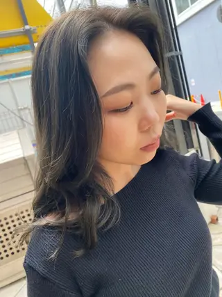 セミロング カラー 中尾 綺のヘアスタイル
