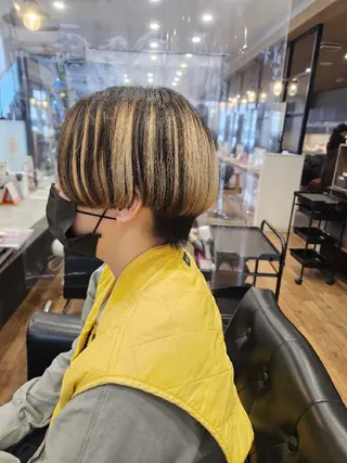ショート カラー 関口 友菜のヘアスタイル