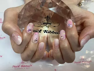 ネイル ネイルリボン 受付スタッフのネイルデザイン