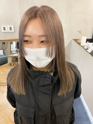 ミディアム デザインカラー/ボブ ブリーチカラー/ユリのヘアスタイル