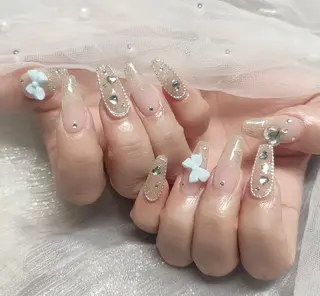 ネイル &ME ネイルサロンのネイルデザイン