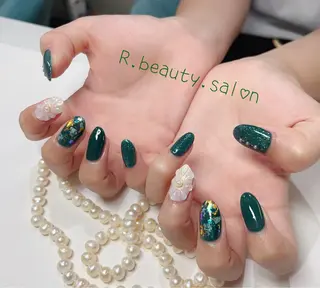 ネイル R.beauty サロンのネイルデザイン
