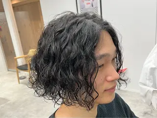 ミディアム パーマ メンズ 波巻きスパイラル🌀 新潟/万代/山下優のヘアスタイル