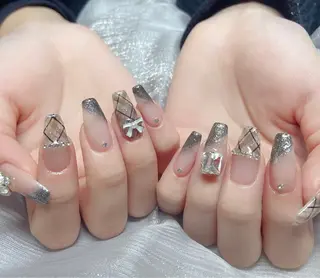 ネイル &ME ネイルサロンのネイルデザイン