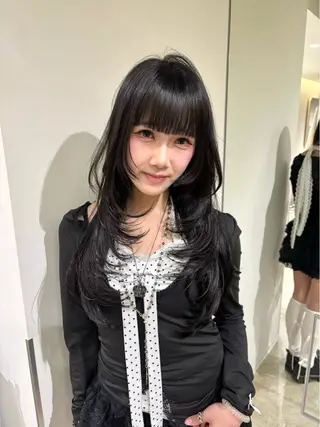 ロング カラー 透明感カラー・レイヤ ー🎀amika🎀のヘアスタイル