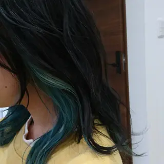 ミディアム カラー スマイリーヘアビーチ  のヘアスタイル