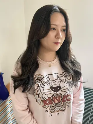 セミロング カラー 🩷ハイトーン透明感 レイヤー🩷ユリカのヘアスタイル