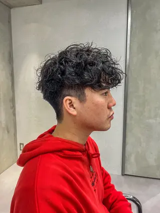 ショート パーマ メンズ ⚡メンズパーマフ ェードカットTomyのヘアスタイル