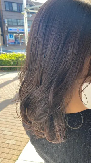 セミロング カラー 井上 日菜乃のヘアスタイル