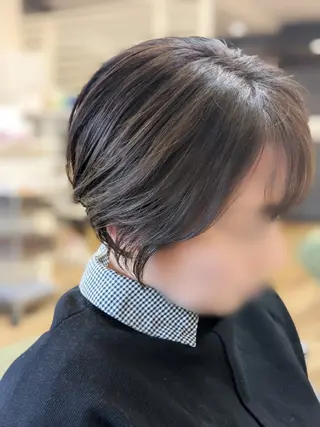 ショート カラー 加藤 彩のヘアスタイル