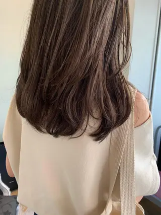 ロング カラー SAKINO. ベージュカラーのヘアスタイル