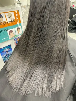 セミロング カラー インナーカラー 推し ブリーチ  髪質改善のヘアスタイル