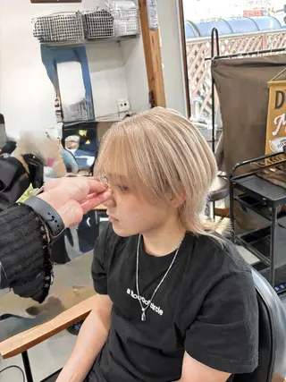 カラー メンズ まろやかなベージュ 小池春樹のヘアスタイル