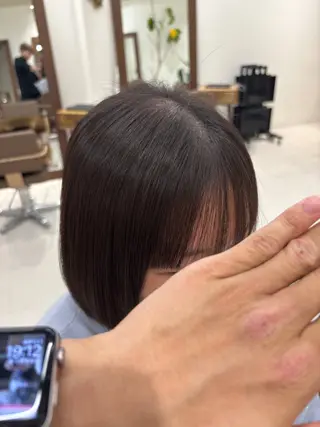 ミディアム パーマ 垢抜け小顔レイヤー オリーブ/スミレのヘアスタイル