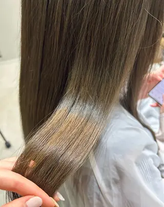 ロング 川筋 桃果のヘアスタイル