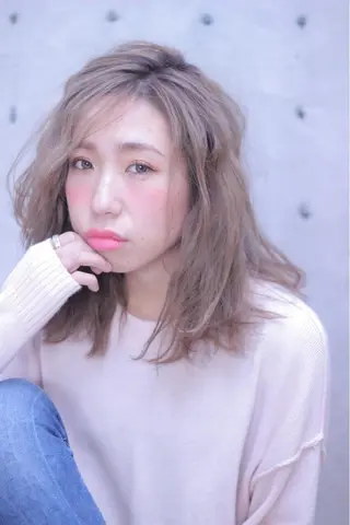 ミディアム カラー 及川 光のヘアスタイル