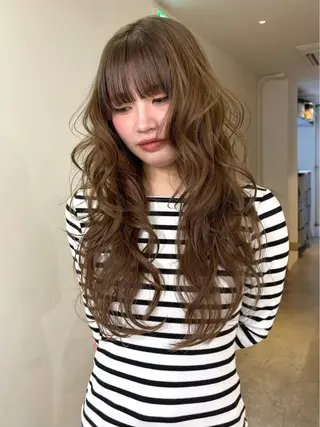 ロング カラー mizuki/ピンク ベージュ.レイヤーのヘアスタイル