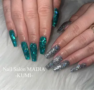 ネイル KUMI💛 MADIAのネイルデザイン