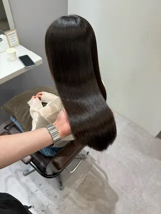 セミロング 髪質改善、縮毛矯正 酸性縮毛矯正のヘアスタイル