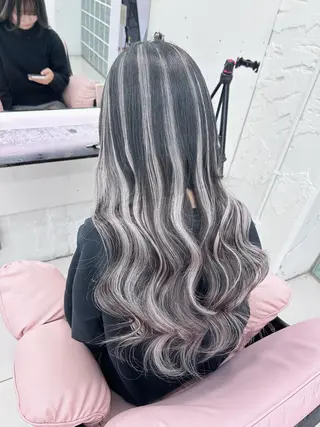 ロング 三尾 樺緒のヘアスタイル