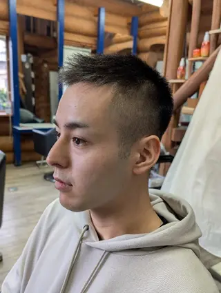 ショート メンズ 本田 圭輔のヘアスタイル