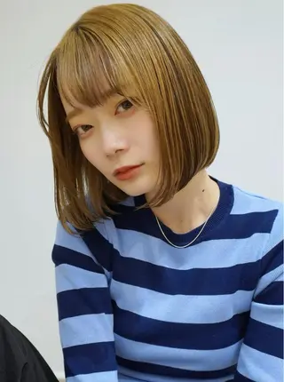 ミディアム カラー 小顔レイヤー/ ベージュ🤍Rieのヘアスタイル